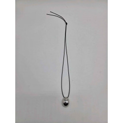 Collana con ciondolo a goccia in acciaio 