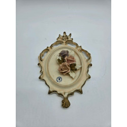 Fregio decorativo da parete in porcellana di Capodimonte